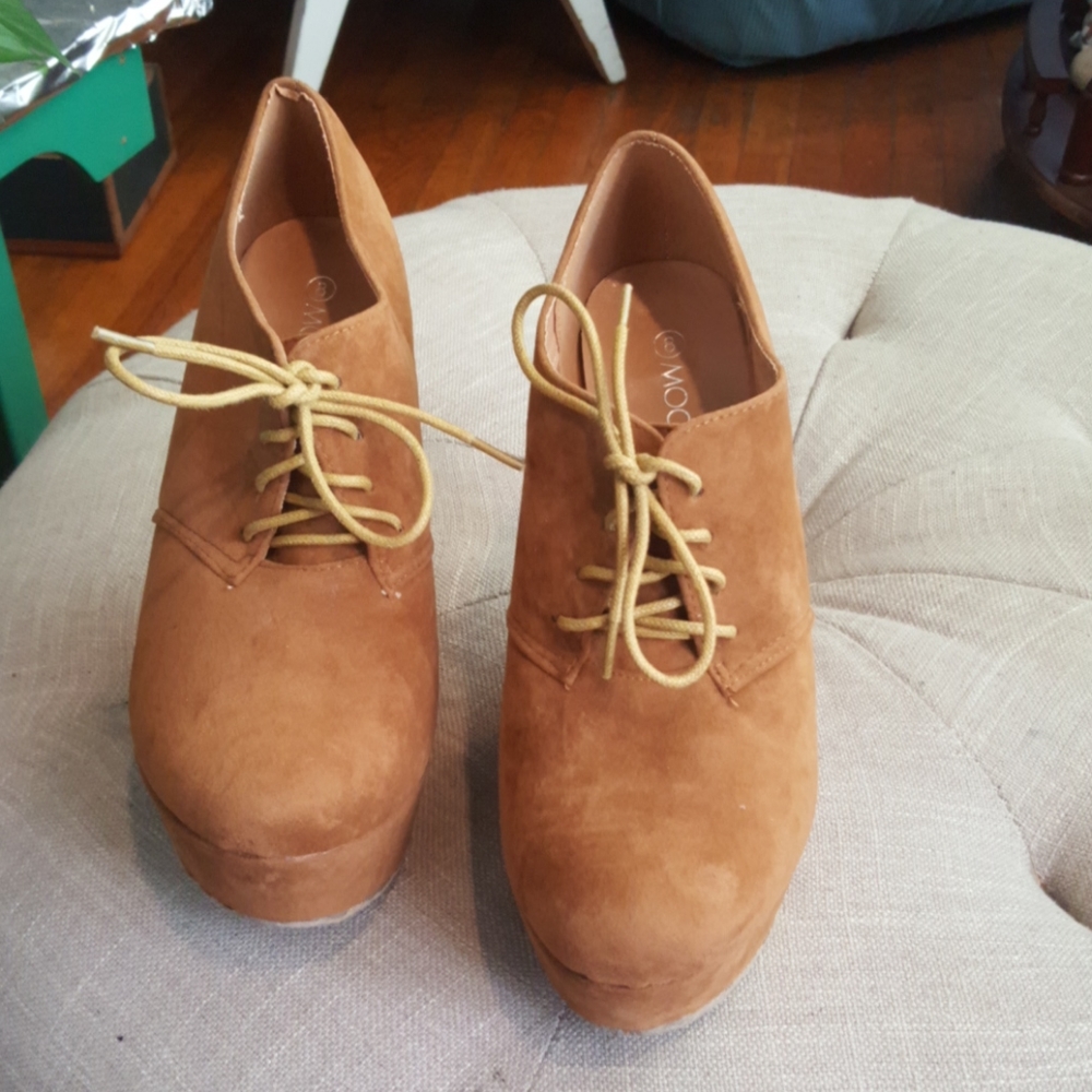Shoes - Picture 2 of 5